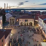 Lux Maximus Pula