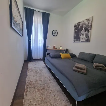 Lux Maximus Apartment